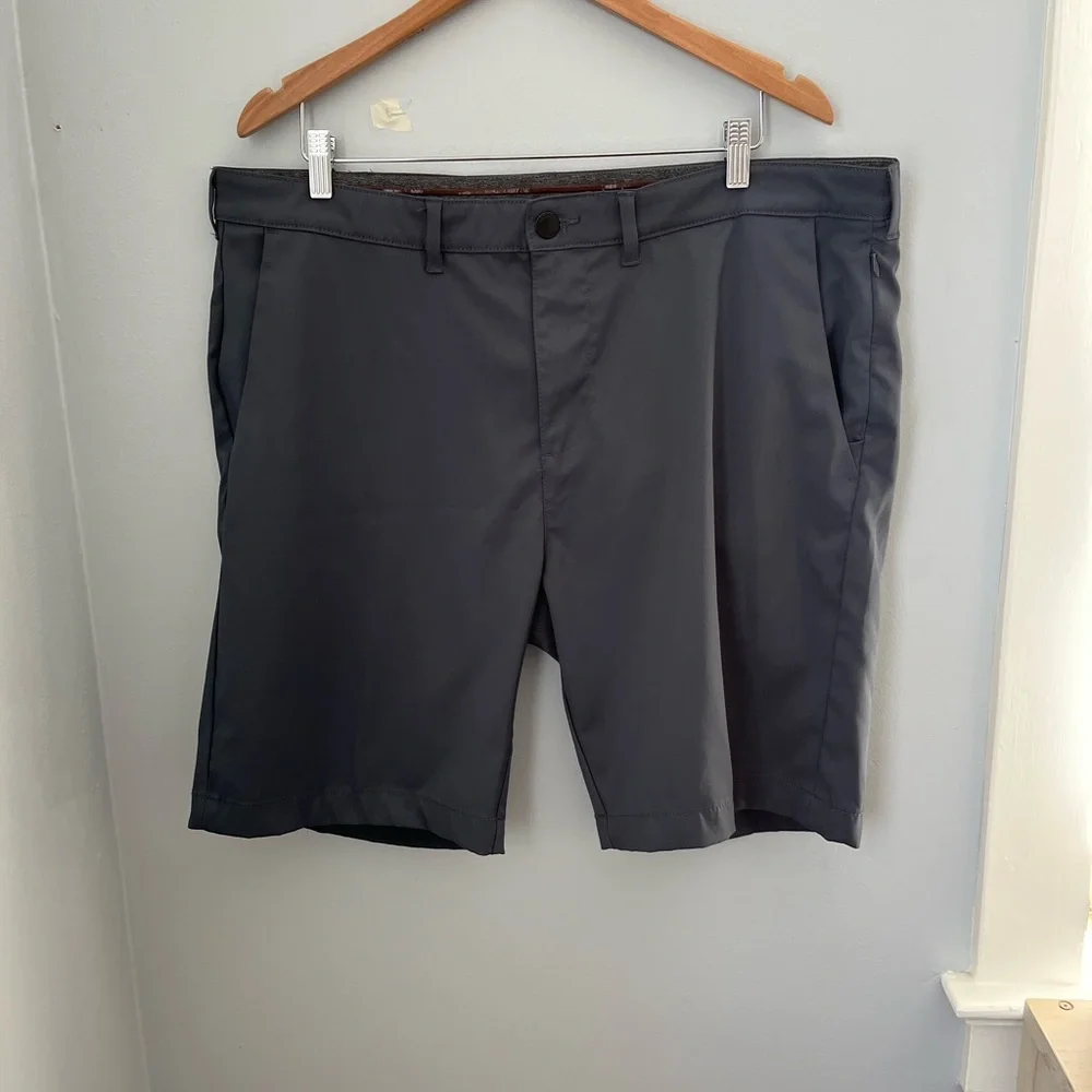 Jachs Gray Flat Front Shorts Versatile Style